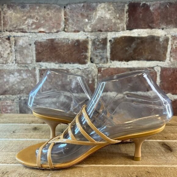 Stuart Weitzman Gold Metallic Leather Cutout Slide On Kitten Heel Sz 6.5 - Picture 7 of 12